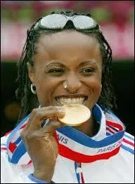 Dans quelle discipline Eunice Barber n'a-t-elle jamais été championne du monde ?