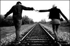 Ah ! l'amour l'amour l'amour Quand ça vous prend Faudrait partir en courant.