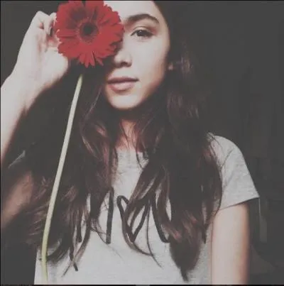 Quelle chanson chante-t-elle dans la série ?