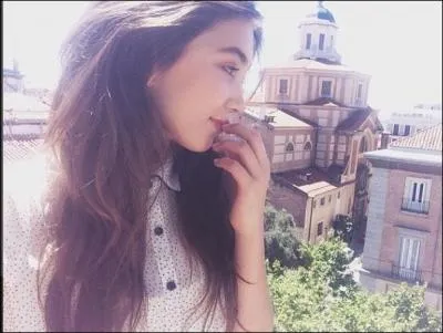 Où habite-t-elle dans la série dans laquelle elle joue ?