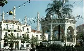 Dans quel pays se trouve Blida ?