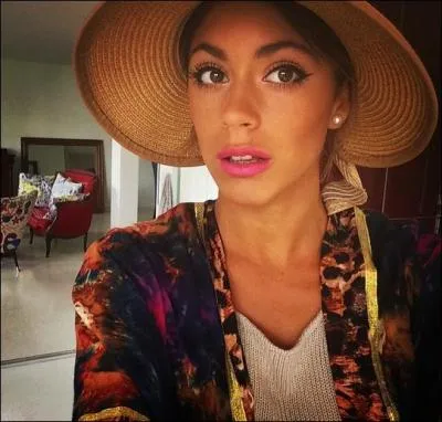 Comment s'appelle la belle-mère de Violetta ?