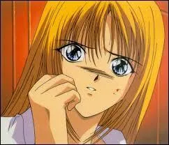 Comment s'appelle cette jolie blonde ?