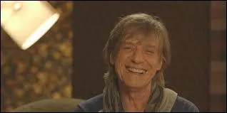 Quel groupe fonde-t-il apr&egrave;s la disparition de T&eacute;l&eacute;phone ?