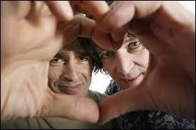 Actuellement, il participe à une tournée, laquelle ?