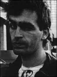 Il fonde le groupe Semolina avec Aubert et :