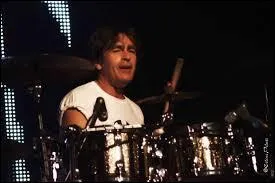 Quand sort Plâtre et Ciment ?