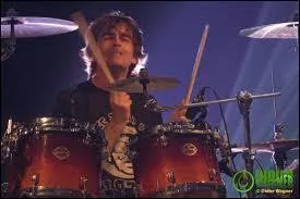 De quel groupe fait-il partie ?