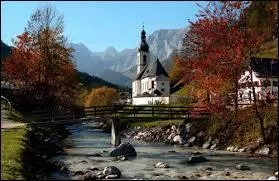 Est-ce de l'anglais ou de l'allemand ? Meine Mutter heißt Alexia.