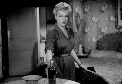 Quelle actrice française, "Casque d'or" en 1952, incarne une enseignante dans le film "Les Diaboliques" de Clouzot ?