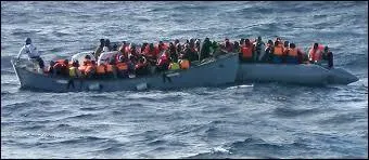 La veille, une autre embarcation avait fait naufrage. Combien de passagers contenait-elle ?