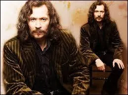 D'apr&egrave;s Hannah Abbot, en quel type d'arbre Sirius Black aurait-il bien pu se transformer ?