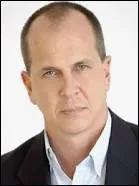 Parmi eux, on peut nommer Peter Greste. Pourriez-vous me donner la nationalité de cet homme de 49 ans (août 2015) ?