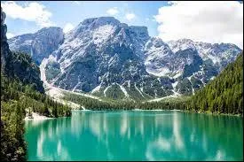 Au jour du 30 août 2015, combien de suspects a-t-on ?