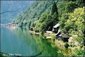 De quoi la justice les soupçonne-t-elle ?