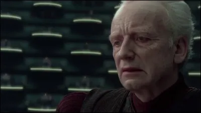 Quelle est la première mesure qu'il prit après avoir reçu les pleins pouvoirs ?