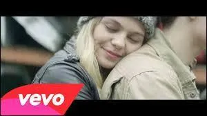 Cette fois-ci, je vais vous demander de compléter les paroles de sa chanson « Avenir » (2015). Cette chanson fait partie de son album de 2015 « Chambre 12 ». Quelles paroles trouve-t-on après « J'espère que tu vas souffrir » ?