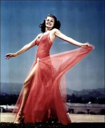 Quel était le surnom de Rita Hayworth, actrice américaine qui fut le sex-symbol féminin des années 40 ?