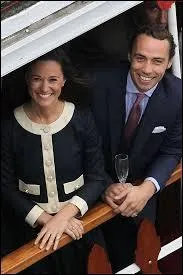 Comment s'appellent son frère et sa sur ?