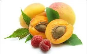 Évoque un cri étranglé et le geste consistant à tordre le cou à quelqu'un ou à un animal :