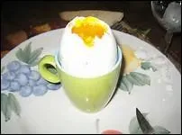 Que n'allez-vous pas tremper avec précaution, porter ensuite à la bouche avec gourmandise ?