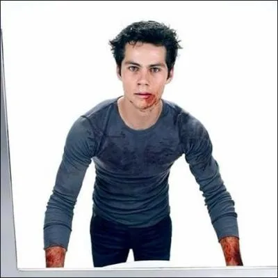 Quel est le nom de la chanson dans l'épisode "Soundtrack" lorsque le Nogitsune et les Oni font un carnage à l'hôpital ?