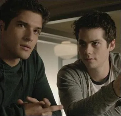 Que veut dire le signe que dessine Nogitsune sur le mur qui représente un 5 a l'envers ?