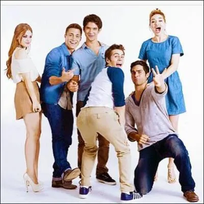 Qui le Nogitsune décide-t-il de posséder dans la saison 3 ?