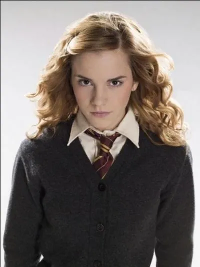 Hermione est :