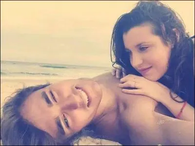 Avec qui sort Jorge ?