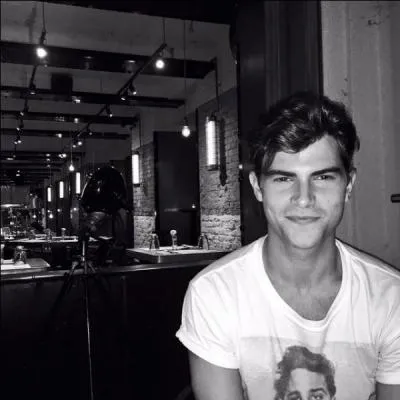 Comment est Diego est ?