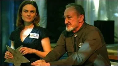 Qui était le meilleur ami de Bones, lorsqu'elle était au lycée ?