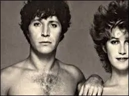 Le duo pop franco-américain nommé "Chagrin d'amour" chantait...