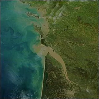 La confluence de la Garonne et de la Dordogne forme l'estuaire de la Gironde.