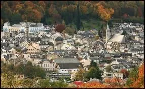 Bagnères-de-Bigorre est une ville thermale du département...