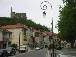 Guy va faire une cure à Salies-du-Salat. Il doit se rendre dans le département ...