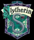 Dans la saga « Harry Potter », quelle maison de Poudlard est représentée par la couleur verte ?