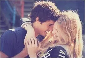 Dans la vie, un couple est amené à surmonter de nombreuses épreuves : la jalousie, l'adultère, la non-confiance, les disputes… Mais il existe un obstacle très fort, il sépare des cœurs, les éloigne par des kilomètres ; c'est...