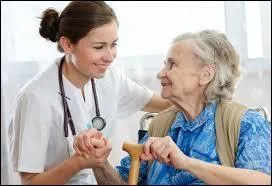 Un sénologue est un médecin spécialiste des personnes âgées sur le plan pratique et quotidien.