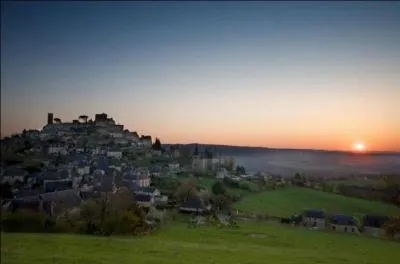 Dans quel département terminons nous notre périple d'aujourd'hui si nous contemplons la tour César de Turenne ?