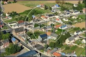 Le village Axonais de Mesbrecourt-Richecourt se situe en région ...