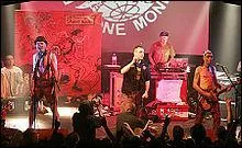 En quelle année le groupe musical « Bérurier noir » fut-il dissous une première fois ?