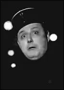 Quel homme faisant de l'humour noir a dit « Tu aimes bien ta mère ? Alors reprends un bout » ?