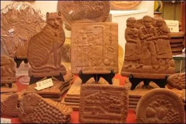 Pour accompagner le café, madame Nicoldy nous sert quelques biscuits belges, parfumés au miel représentant des animaux :