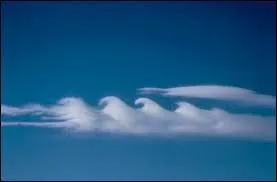 Quel est le nom de ce nuage ? Indice - Ils donnent de la pluie en été et de la neige en hiver
