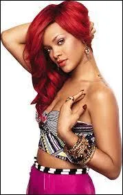 De quelle île des Caraïbes la chanteuse Rihanna est-elle originaire ?