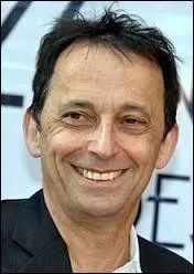 Alex, le père de ce comédien, était un humoriste connu.