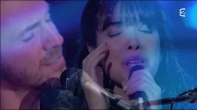 Quelle chanson Indila chante-t-elle avec Calogero ?