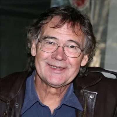 Au choix, accordéoniste ou saxophoniste musclé.