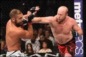 Qui remporta la rencontre opposant Tim Boetsch à Thales Leites ?